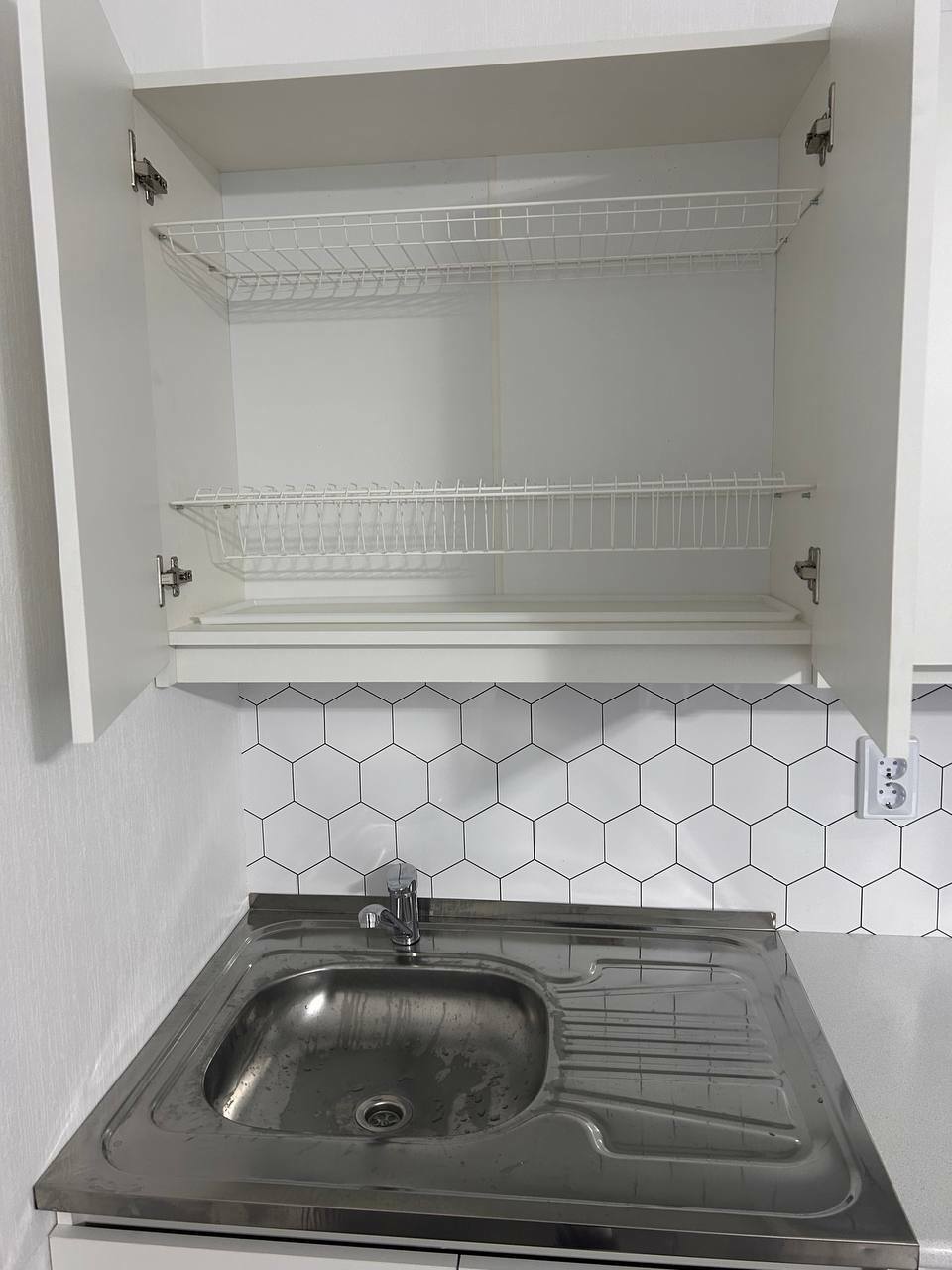 Фотография покупателя товара Мойка кухонная TRIO, накладная, без сифона, 80х60 см, левая, нержавеющая сталь 0.4 мм - Фото 2