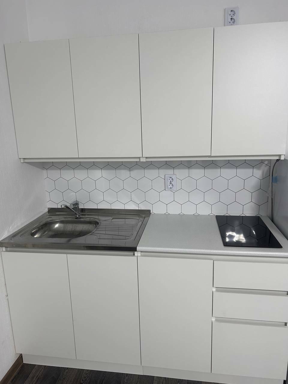 Фотография покупателя товара Мойка кухонная TRIO, накладная, без сифона, 80х60 см, левая, нержавеющая сталь 0.4 мм - Фото 1