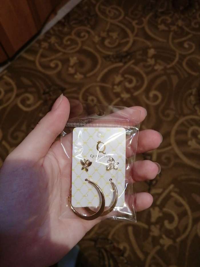 Фотография покупателя товара Серьги-кольца с пусетами «Бабочка», цвет золото, d=2,5 см