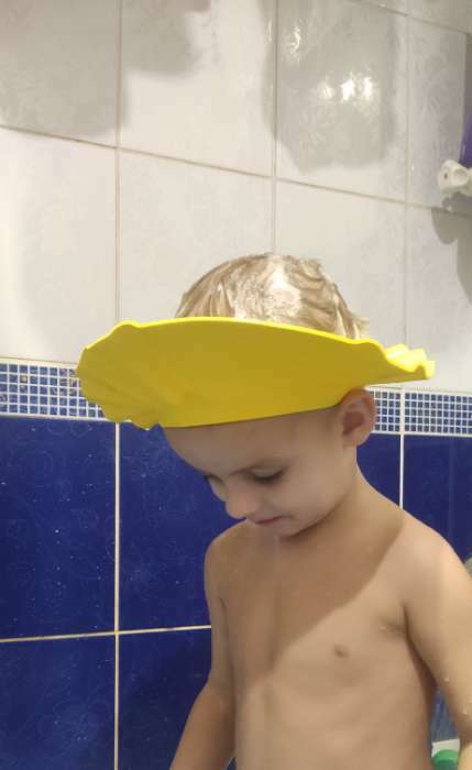 Фотография покупателя товара Козырек для купания, регулируется, цвет желтый - Фото 2