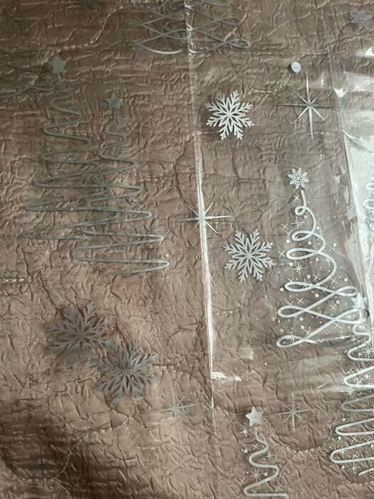 Фотография покупателя товара Новогодняя Скатерть одноразовая «Ёлки», серебро 130 х 200 см, на новый год - Фото 1