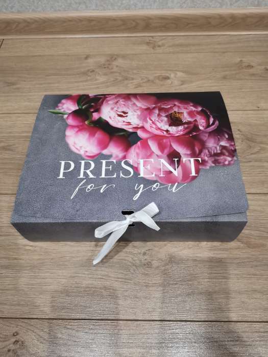 Фотография покупателя товара Коробка подарочная складная, упаковка, «Present», 16.5 х 12.5 х 5 см - Фото 2