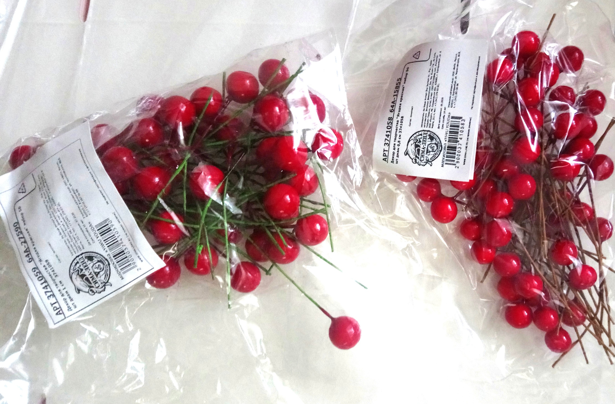 Фотография покупателя товара Декор для творчества "Ягодка красная" набор 50 шт диам 1 см - Фото 4