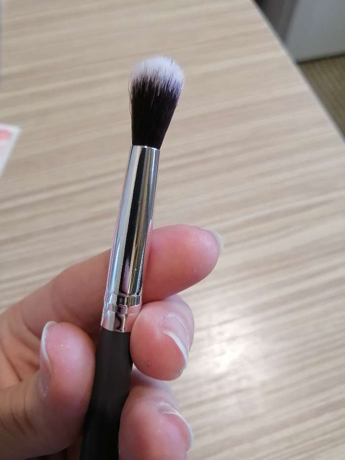 Фотография покупателя товара Кисть для макияжа «Brush GRAPHITE», 18,5 см, цвет тёмно-серый - Фото 9