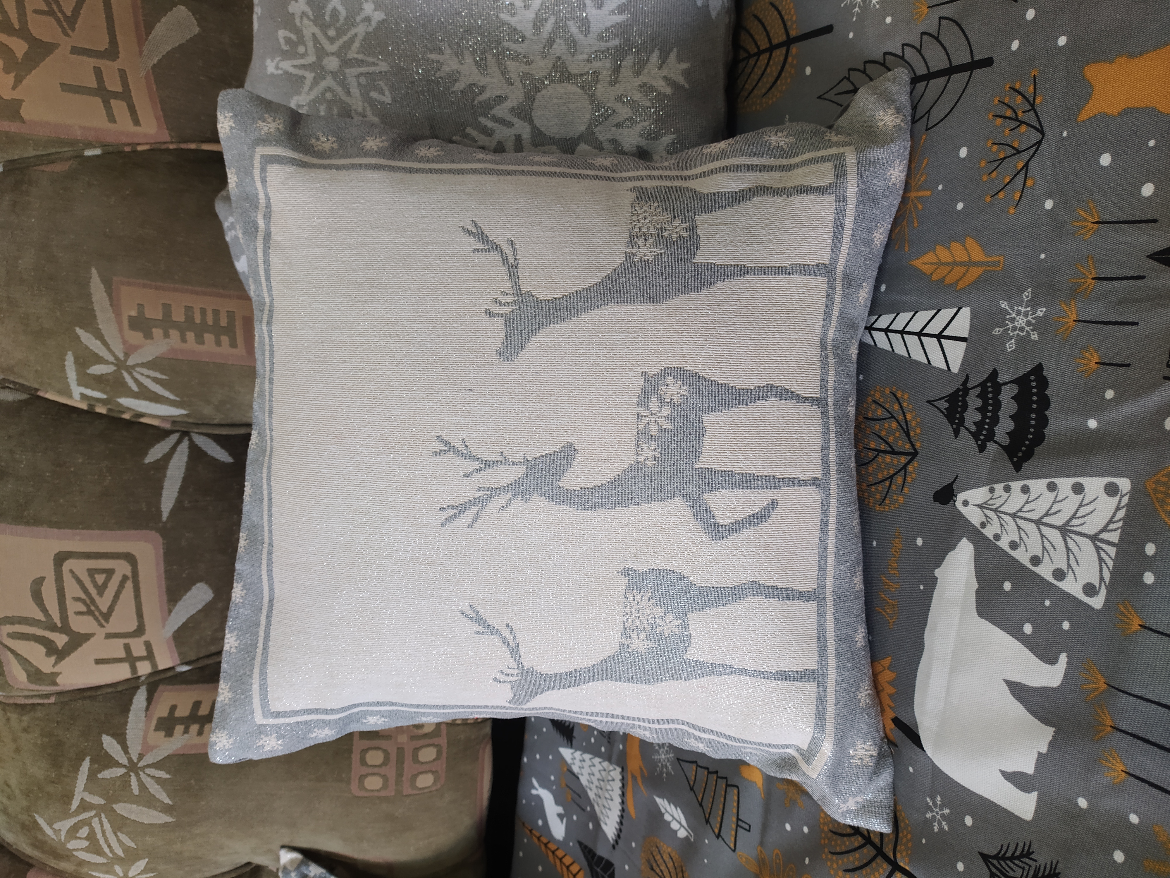 Фотография покупателя товара Чехол на подушку Этель "Christmas" цв.серебро, 44*44±3 см, 100%п/э, гобелен - Фото 1