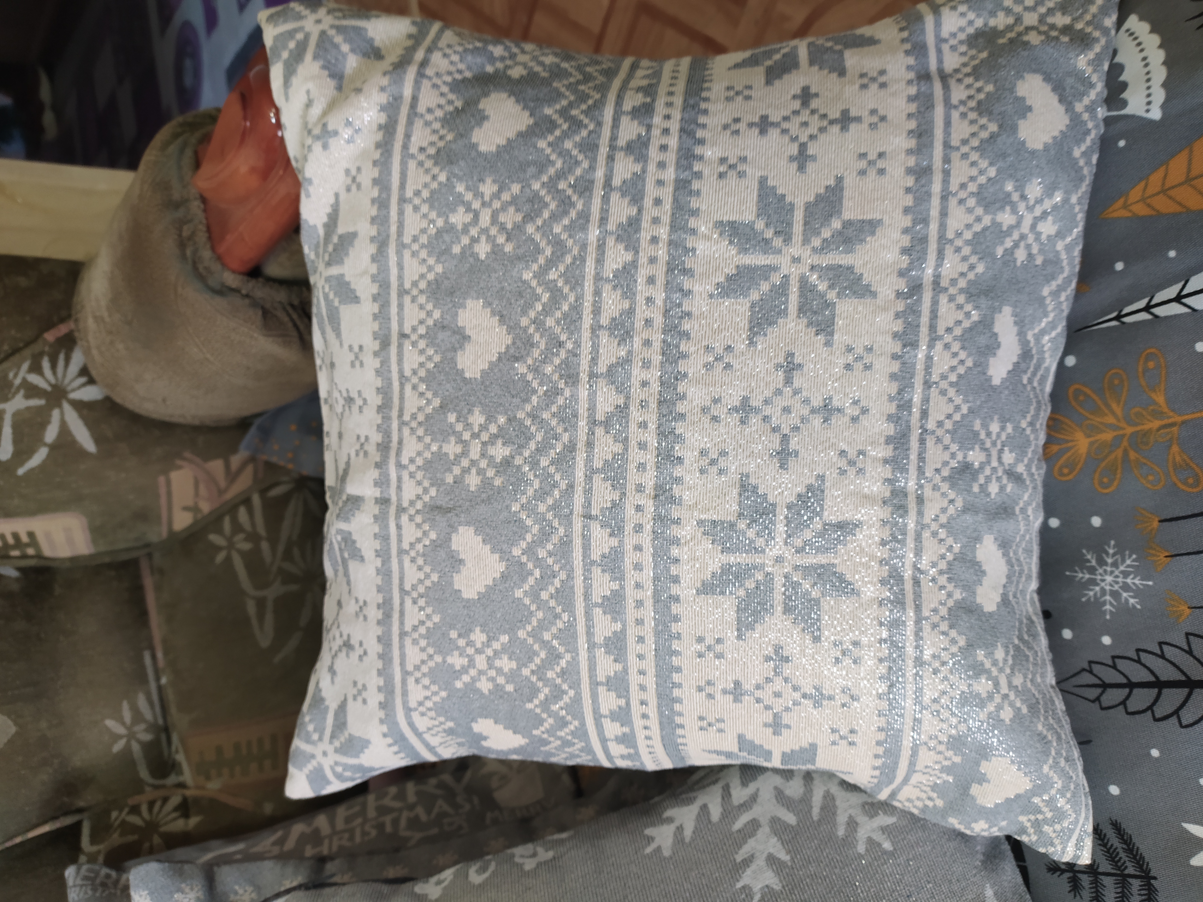 Фотография покупателя товара Чехол на подушку Этель "Christmas" цв.серебро, 44*44±3 см, 100%п/э, гобелен - Фото 2