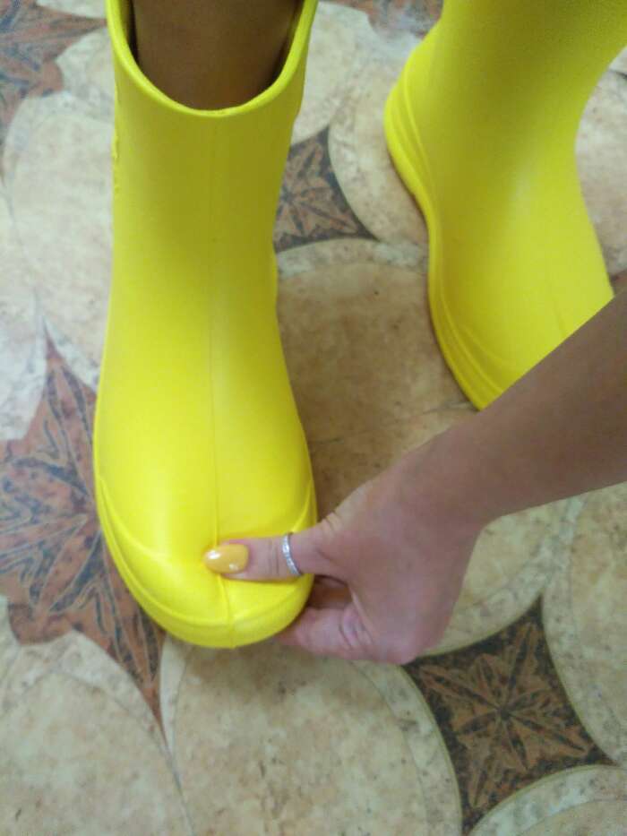 Фотография покупателя товара Сапоги женские, цвет жёлтый, размер 37/38 - Фото 1