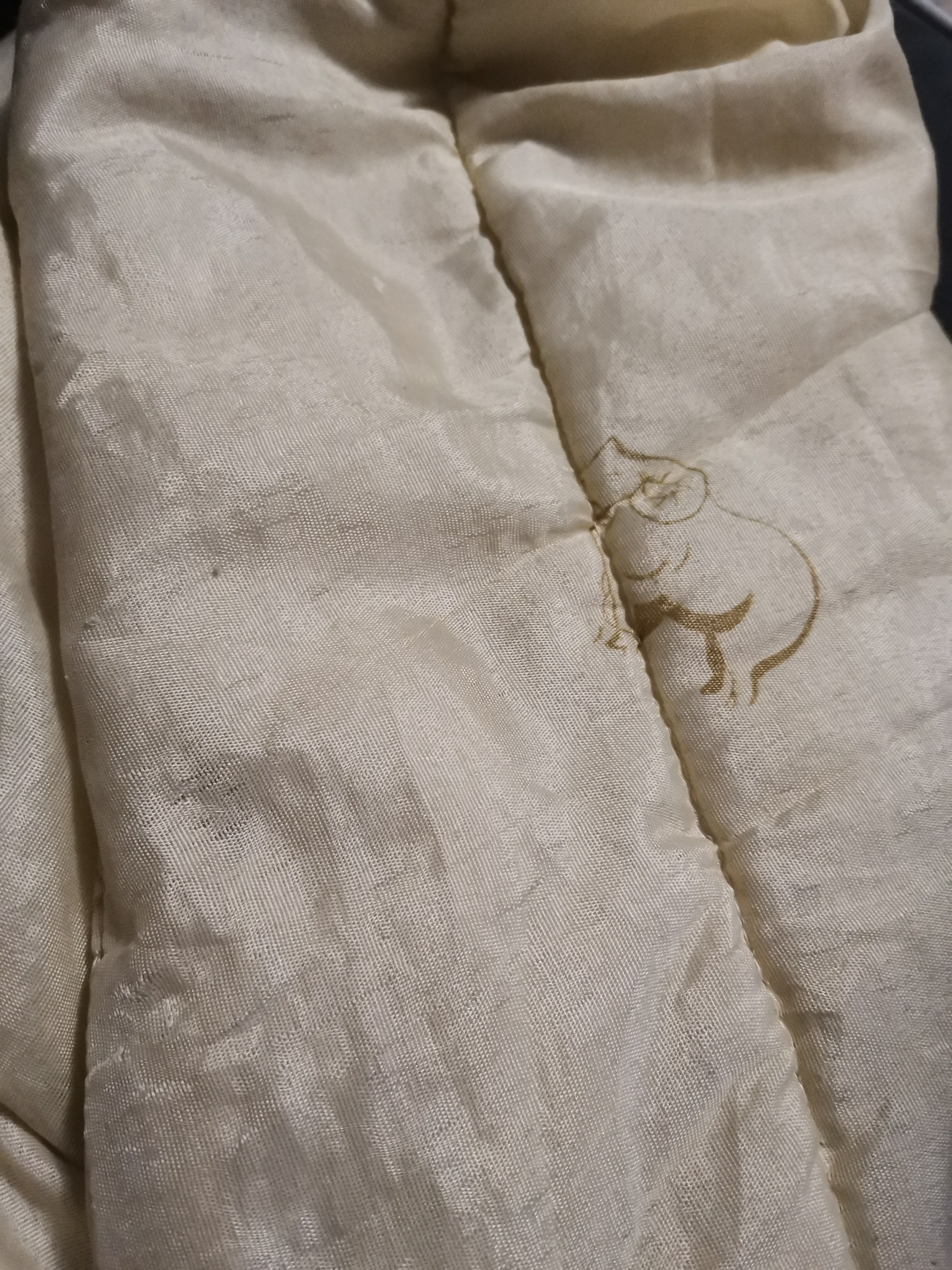 Фотография покупателя товара Одеяло Овечья шерсть 220x205 см, полиэфирное волокно 200 гр/м, пэ 100%