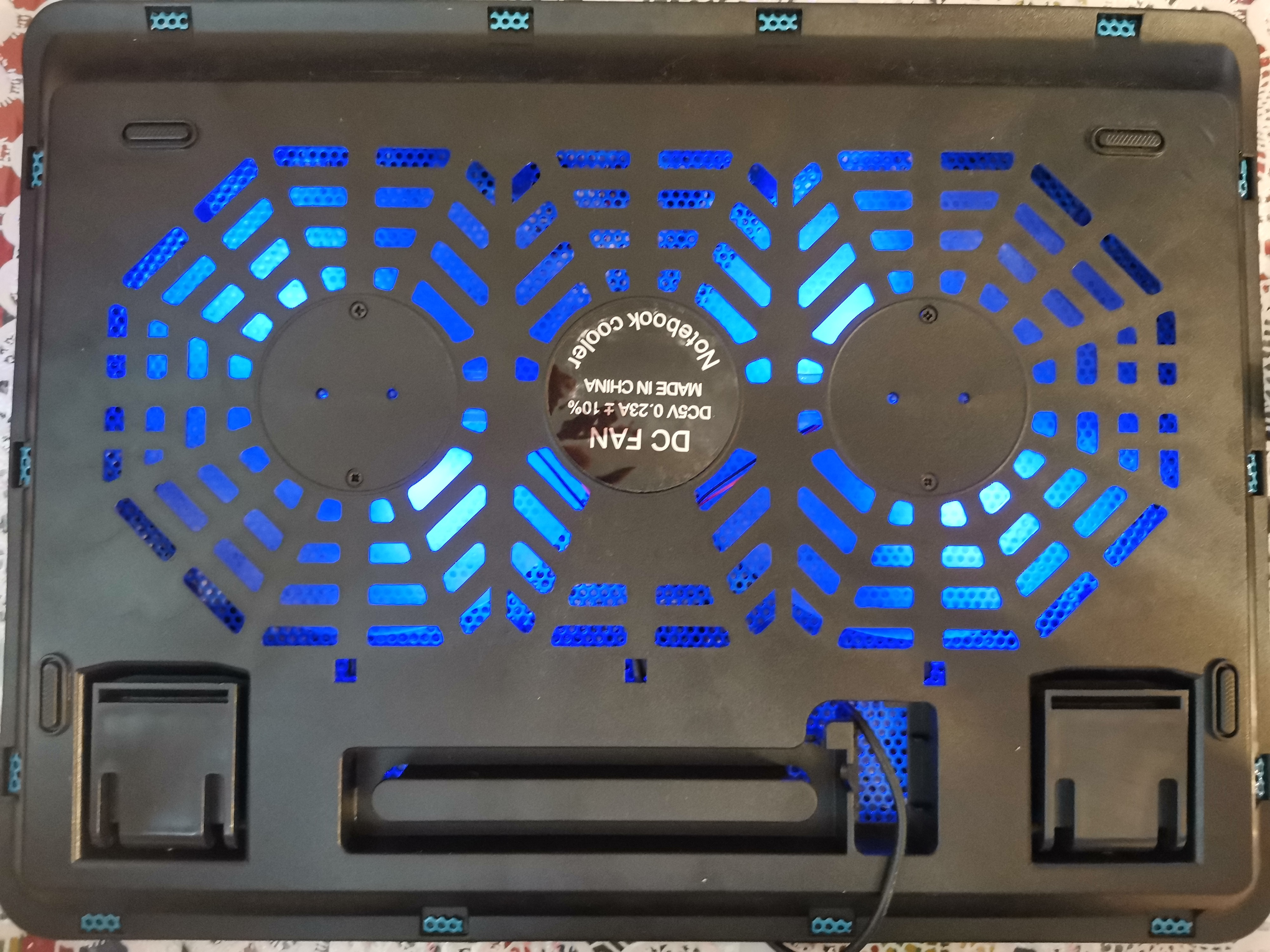 Фотография покупателя товара Подставка Luazon для охлаждения ноутбука, синяя, провод 40 см, 2 вентилятора - Фото 2