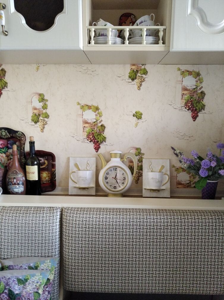 Фотография покупателя товара Часы настенные интерьерные для кухни "Сангино", бесшумные, 26.5 х 24 см, d-13 см, белые, АА - Фото 8