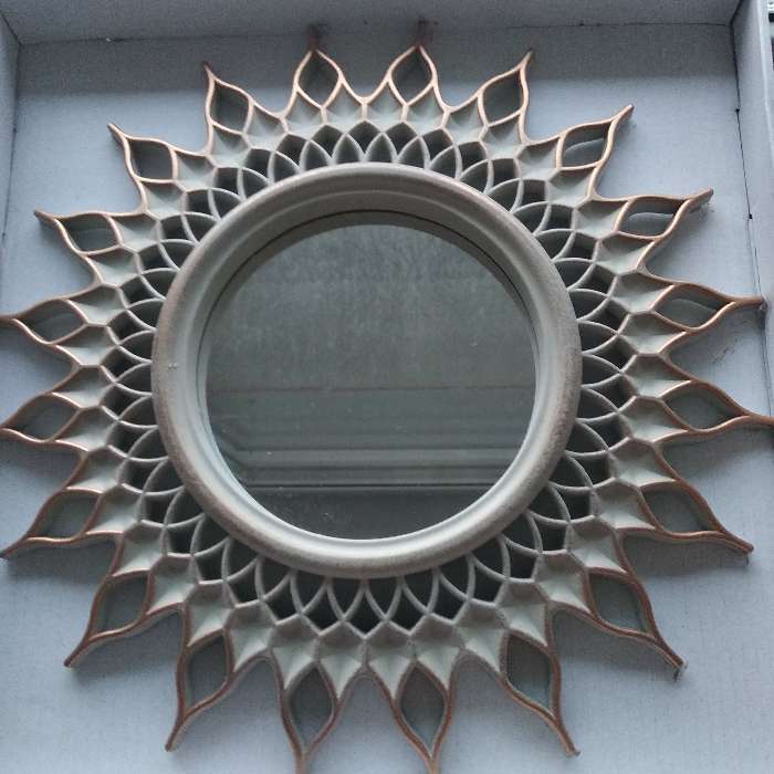 Фотография покупателя товара Зеркало настенное «Солнце», d зеркальной поверхности 10,5 см, цвет белый - Фото 6