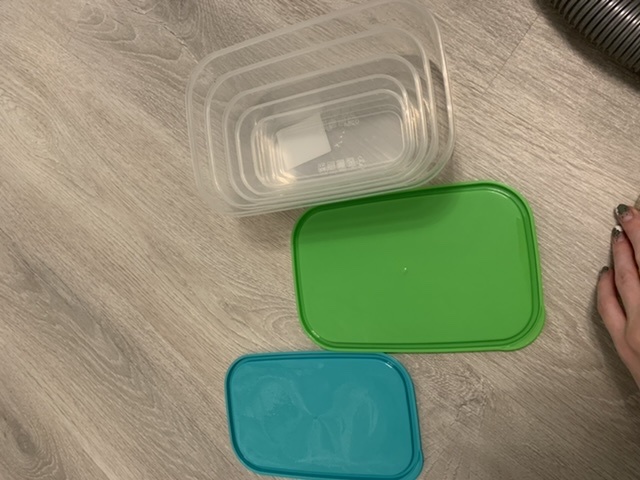 Фотография покупателя товара Набор пищевых контейнеров «Радуга», 5 шт: 250 мл, 450 мл, 800 мл, 1,3 л, 2,1 л, прозрачный, крышки МИКС - Фото 4