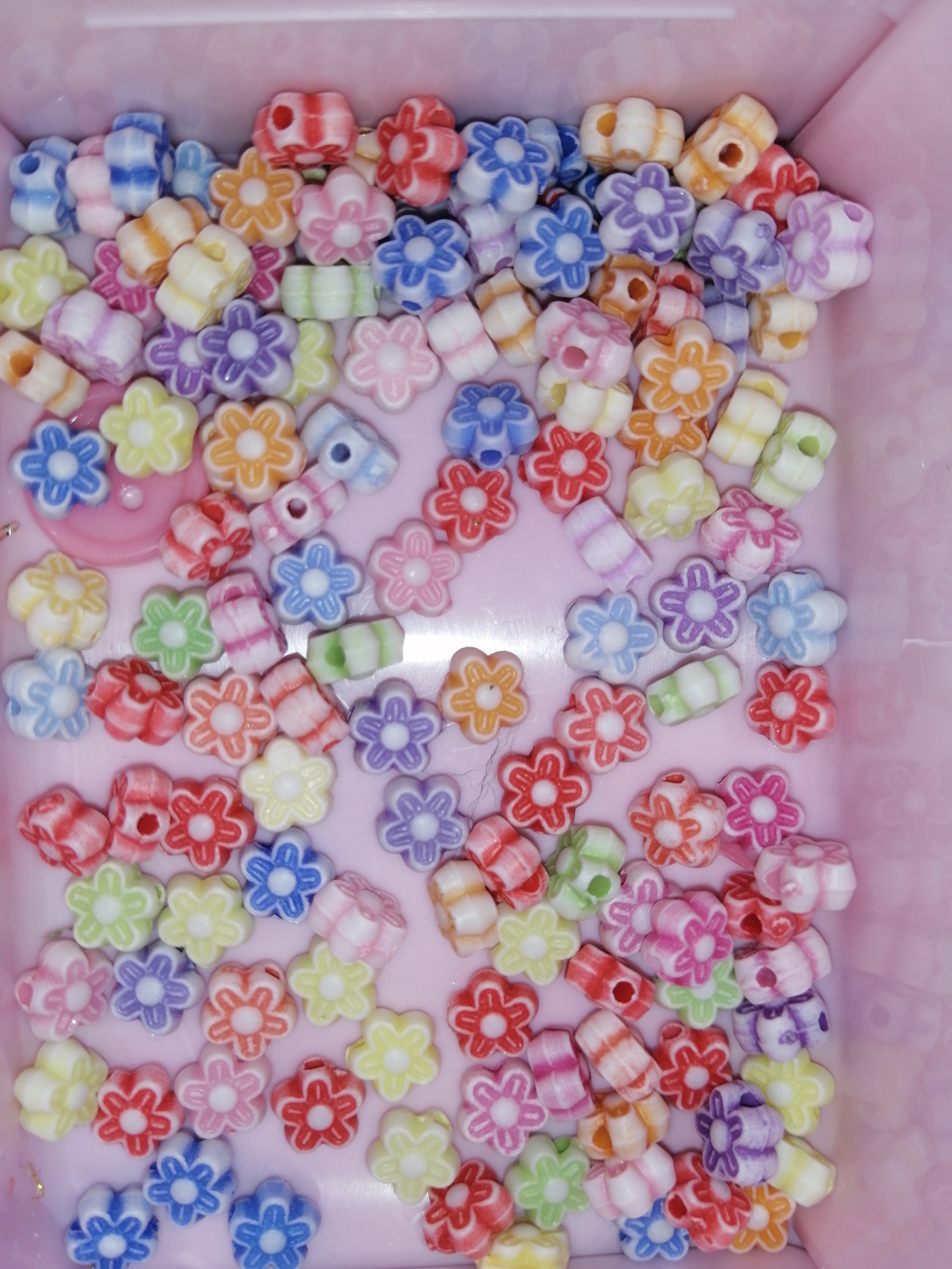 Фотография покупателя товара Бусины для творчествах пластик "Цветочки" (набор 150 шт) 0,6х0,6 см