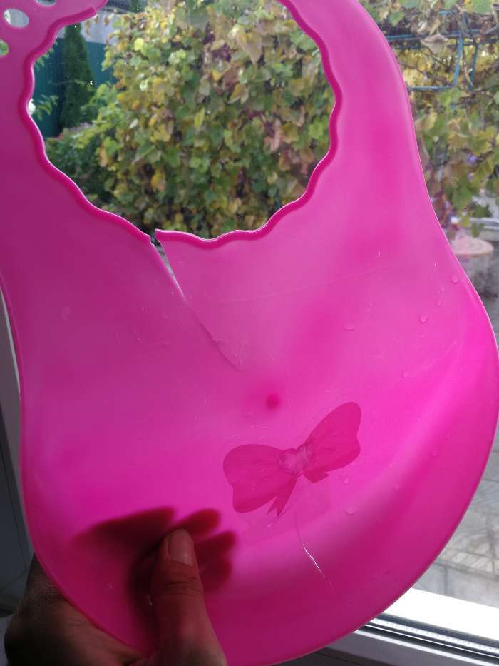 Фотография покупателя товара Нагрудник для кормления «Наша принцесса» пластиковый с карманом, цвет розовый - Фото 3