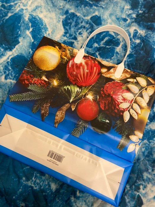 Фотография покупателя товара Пакет подарочный пластик «Игрушки», 30 × 5 × 30 см - Фото 1