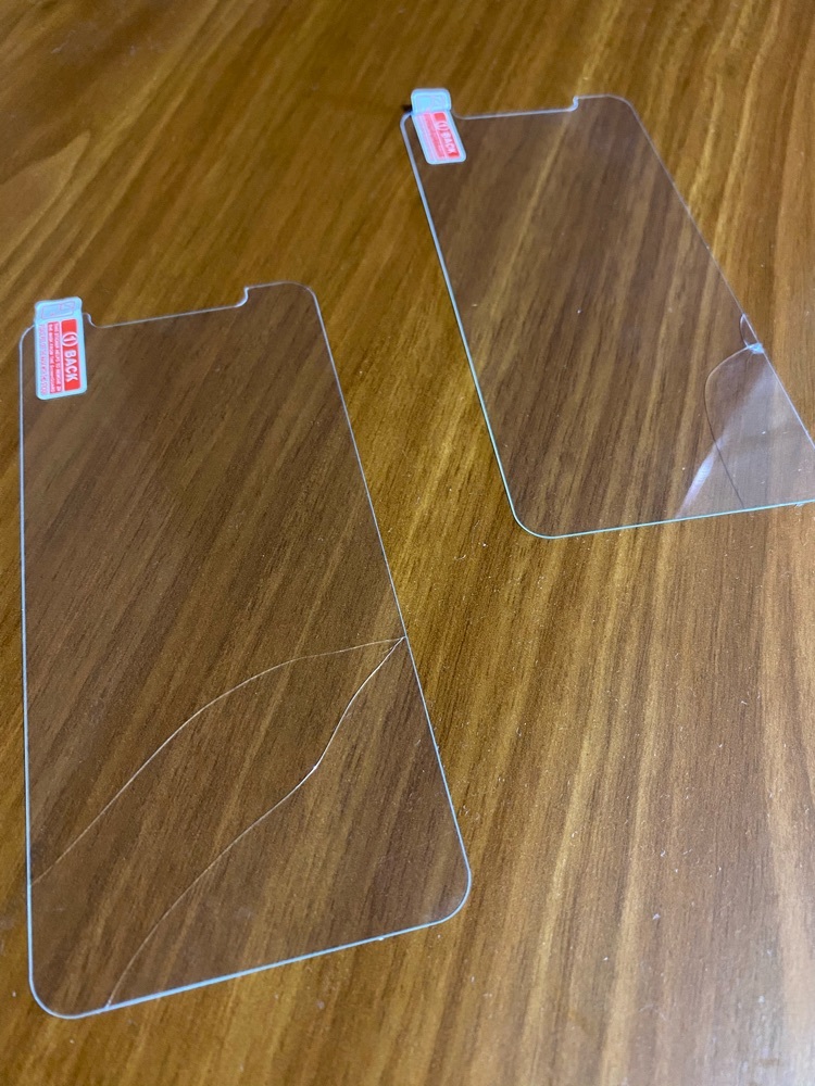 Фотография покупателя товара Защитное стекло 2.5D LuazON для iPhone Xr/11, прозрачное, 9Н, 2.5D - Фото 4