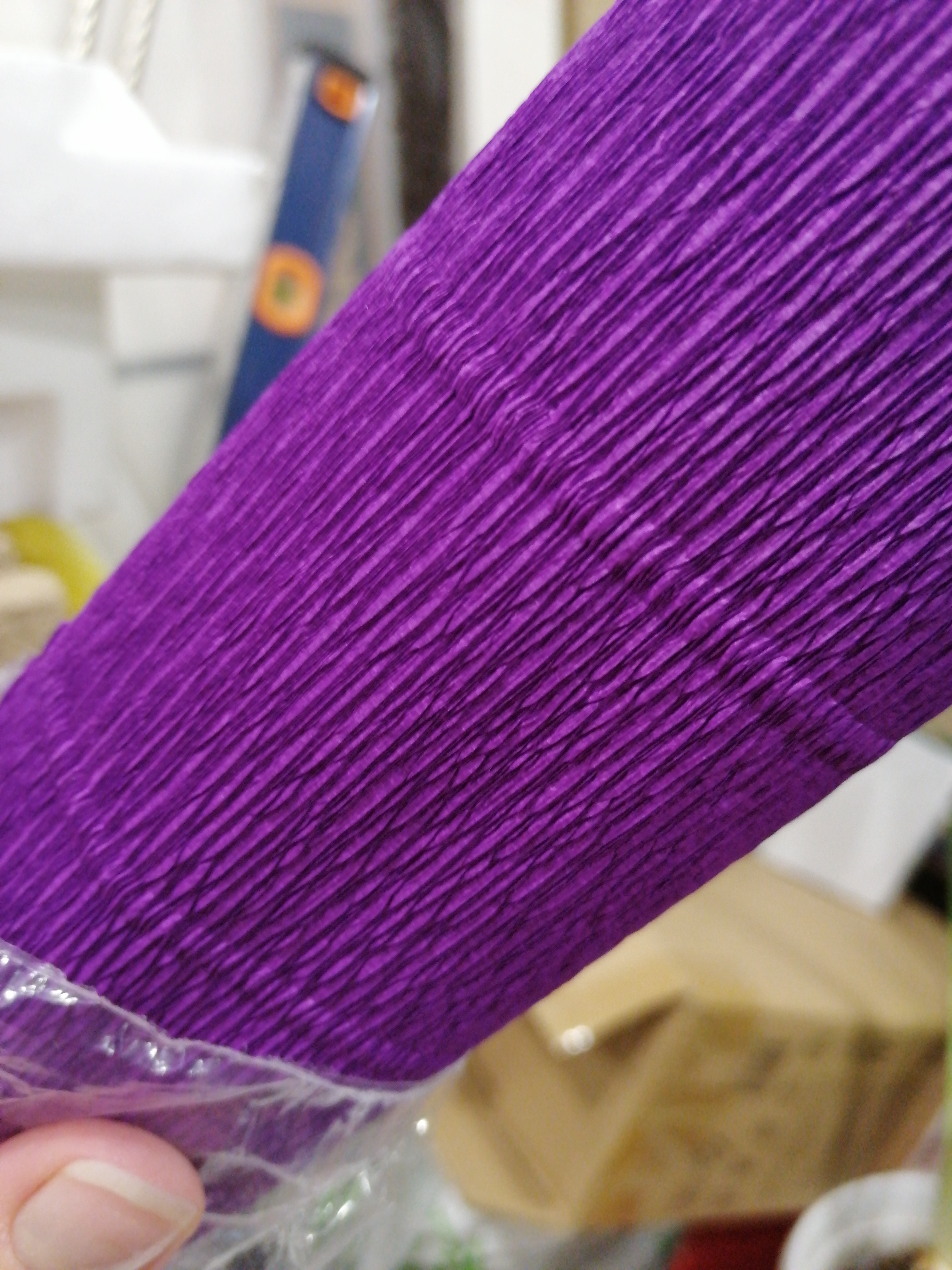 Фотография покупателя товара Бумага для упаковки и поделок, Cartotecnica Rossi, гофрированная, фиолетовая, однотонная, двусторонняя, рулон 1 шт., 0,5 х 2,5 м - Фото 1
