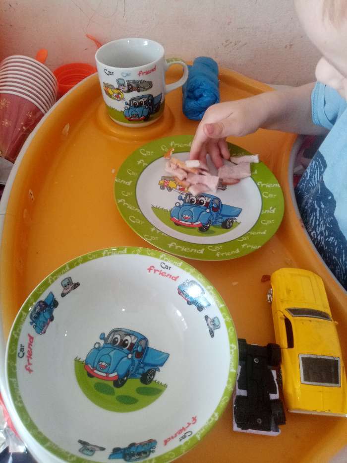 Фотография покупателя товара Набор детской посуды Доляна «Друзья», 3 предмета: кружка 230 мл, миска 400 мл, тарелка d=18 см - Фото 2