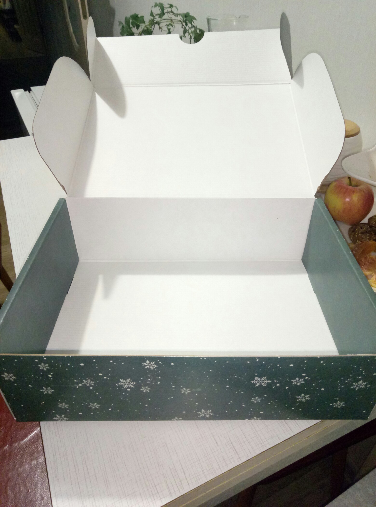Фотография покупателя товара Коробка складная «Зимняя сказка», 30.7 × 22 × 9.5 см - Фото 4