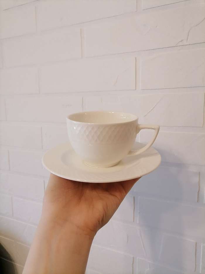 Фотография покупателя товара Набор фарфоровый чайный Wilmax «Юлия Высоцкая», на 6 персон, 12 предметов: 6 чашек 240 мл, 6 блюдец, цвет белый