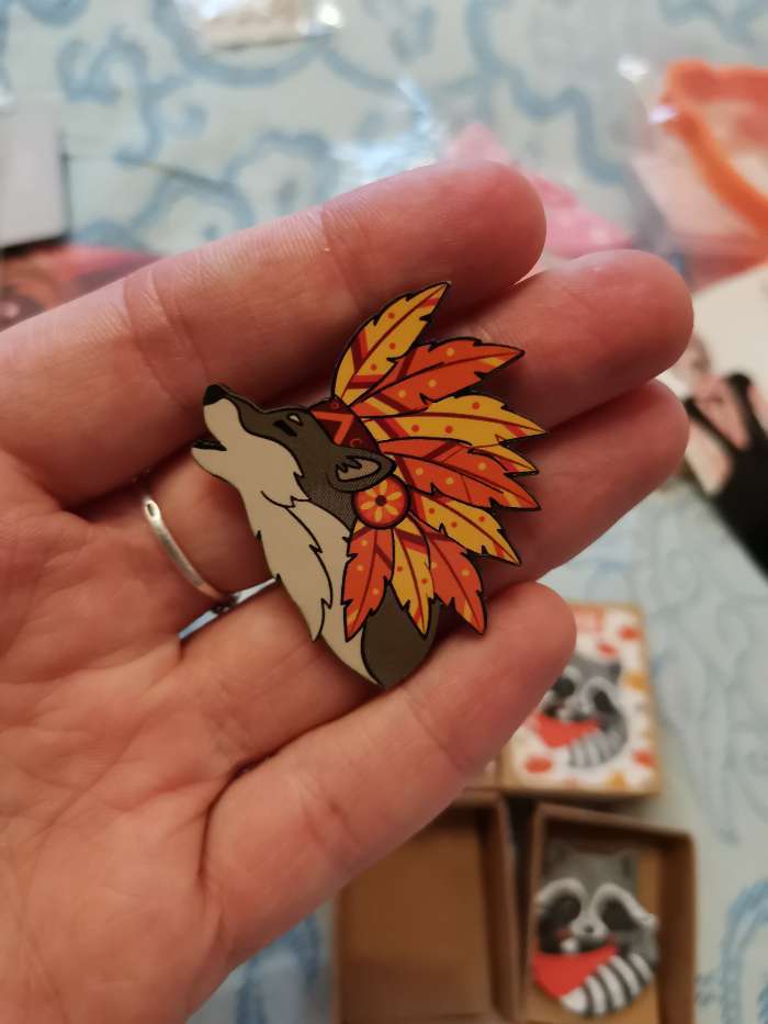 Фотография покупателя товара Значок в коробочке «Волк» 5 х 4 см - Фото 1