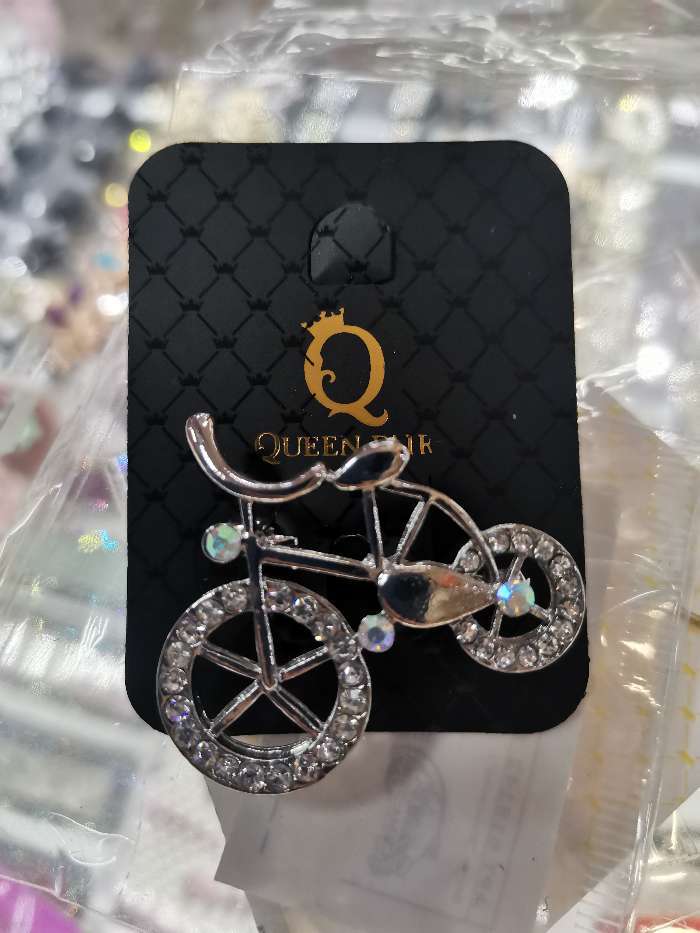 Фотография покупателя товара Брошь "Велосипед", цвет радужный в серебре