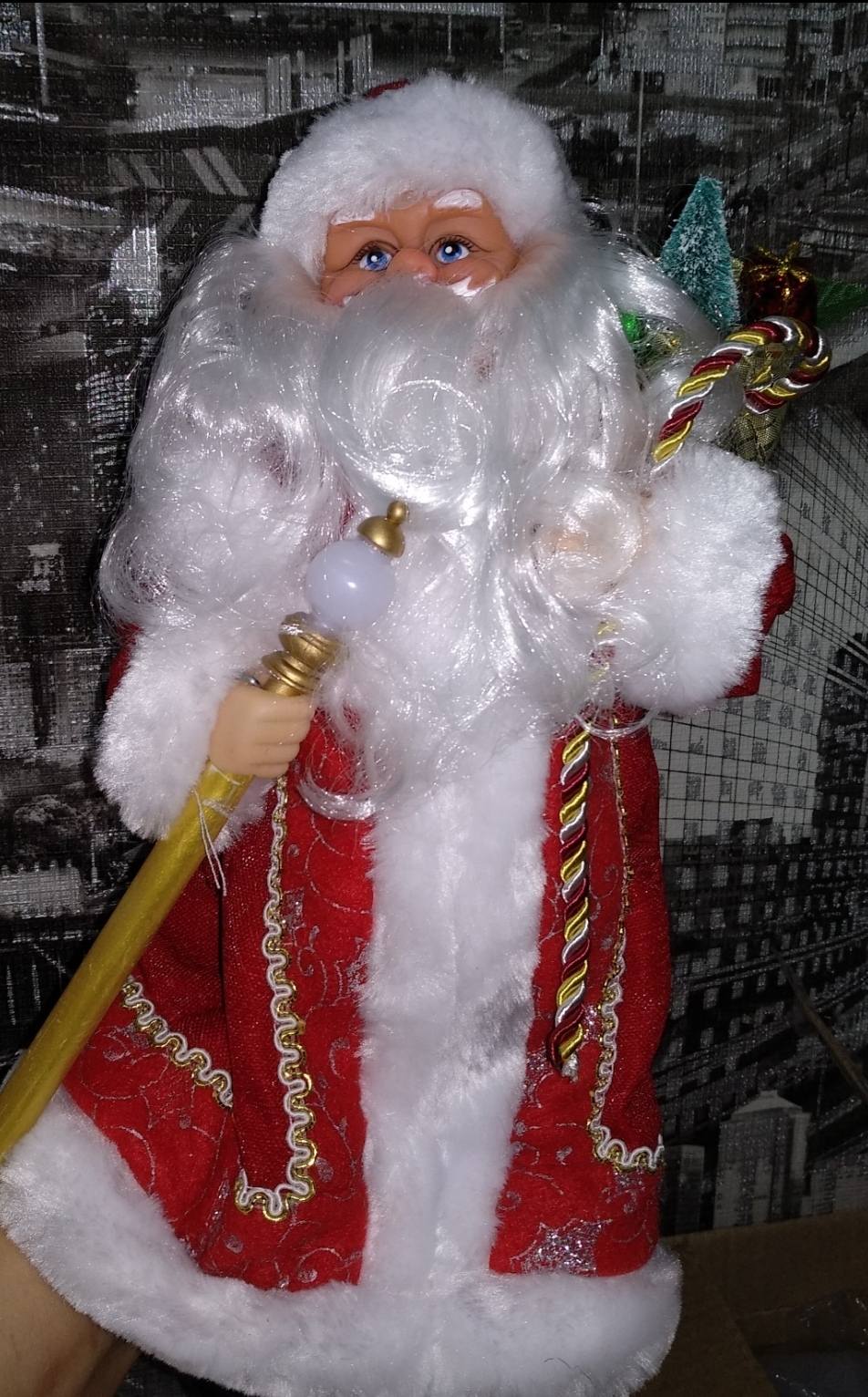 Фотография покупателя товара Дед Мороз "В красной шубе, с посохом" 27 см - Фото 3