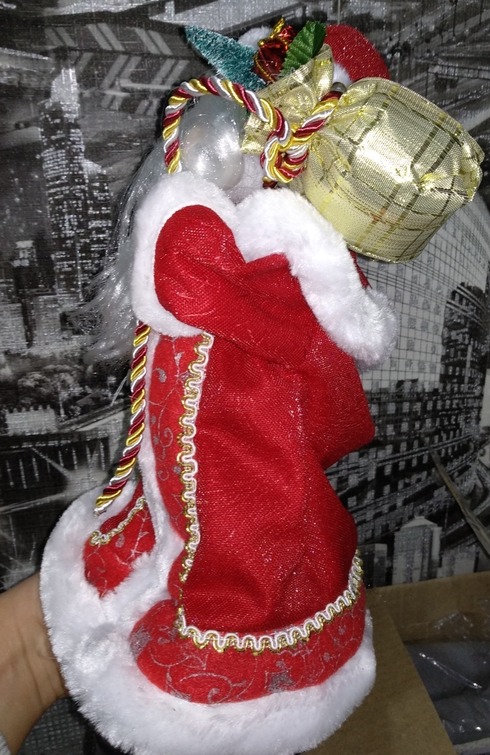 Фотография покупателя товара Дед Мороз "В красной шубе, с посохом" 27 см - Фото 4