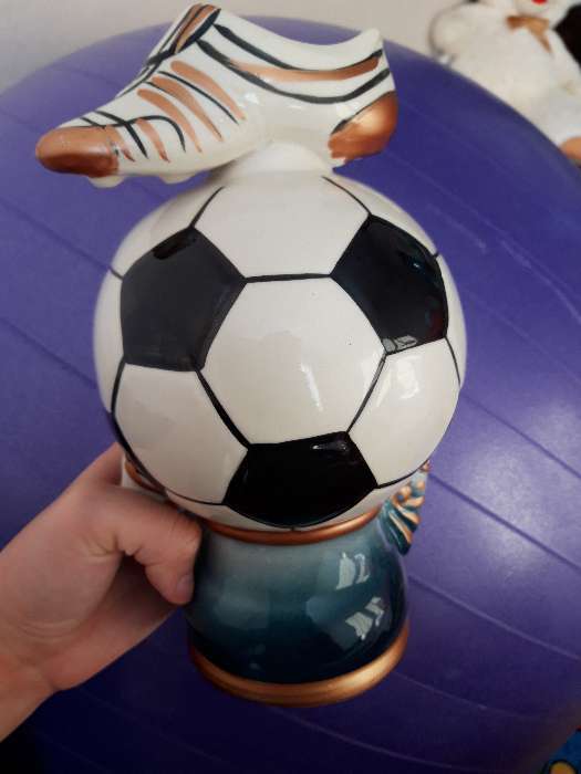 Фотография покупателя товара Копилка "Футбольный мяч", глянец, керамика, 22 см, микс - Фото 1