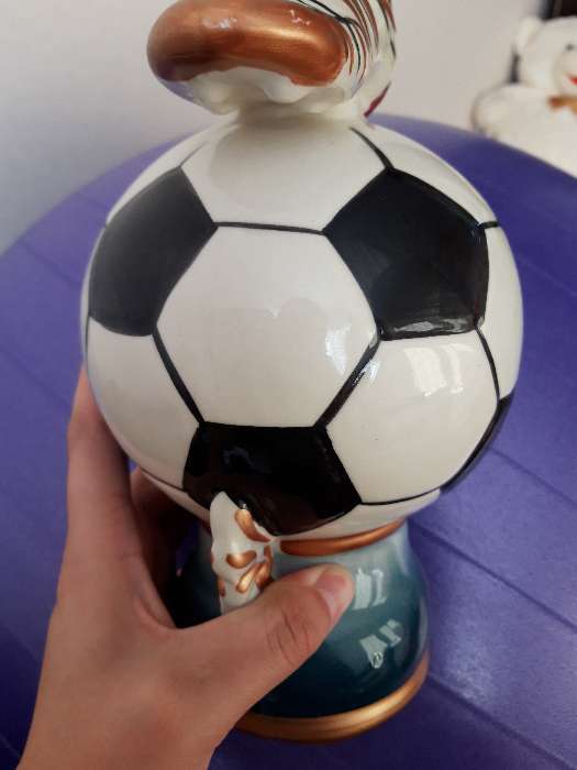 Фотография покупателя товара Копилка "Футбольный мяч", глянец, керамика, 22 см, микс - Фото 2