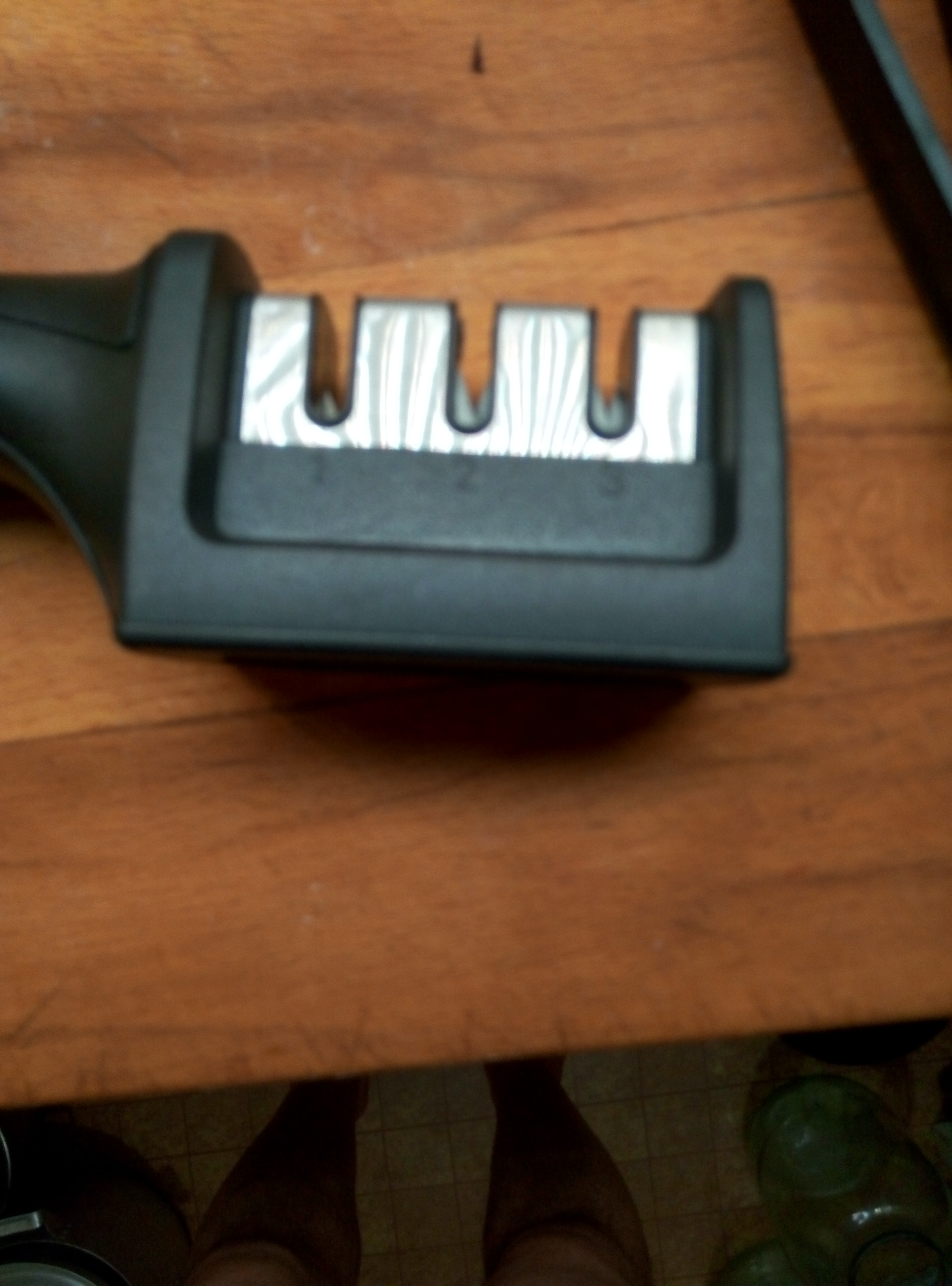Фотография покупателя товара Точилка для ножей с полировкой Доляна «Ритм», 21×5×6 см, цвет чёрный - Фото 3