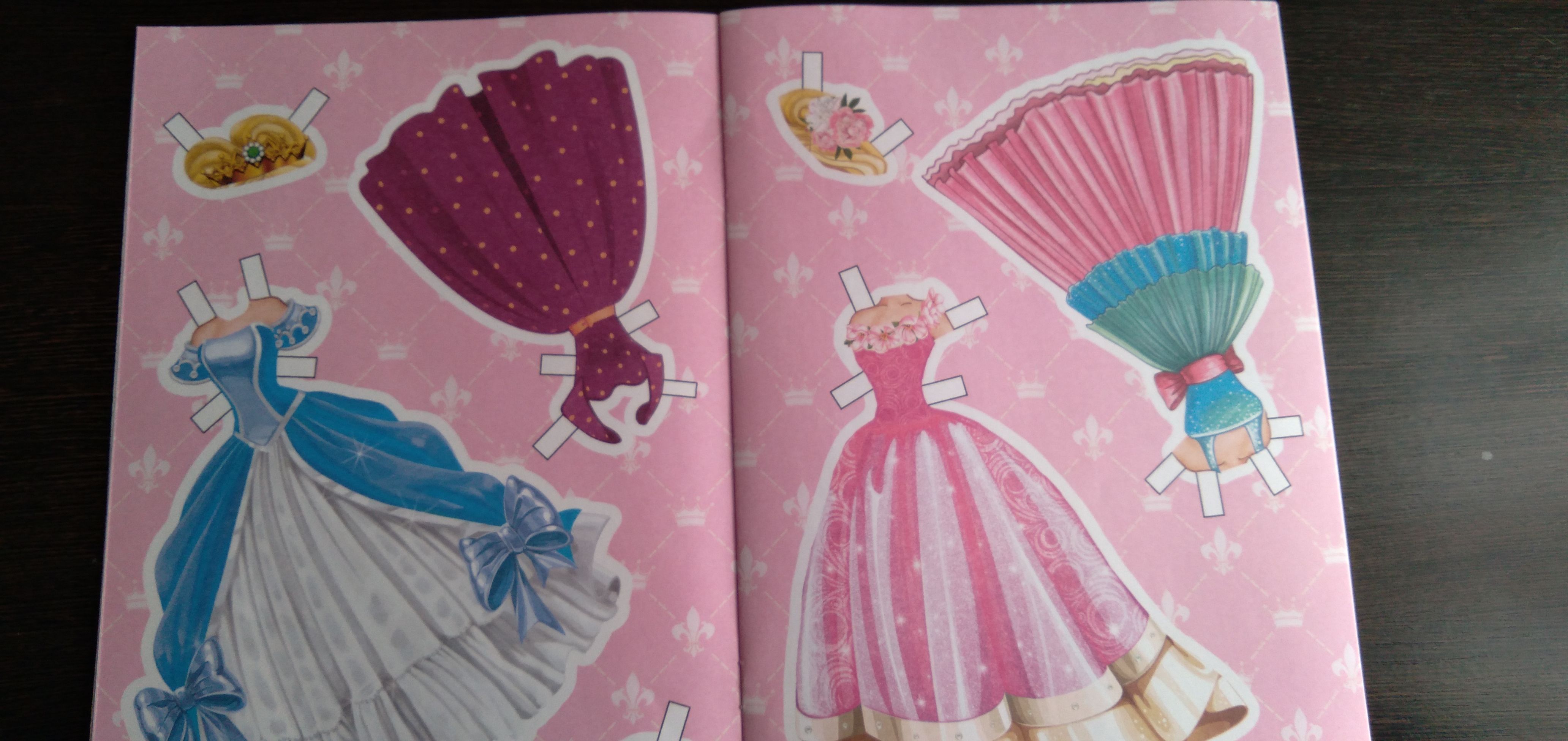 Фотография покупателя товара Книга куколка бумажная «Принцесса Лили», 20 стр.