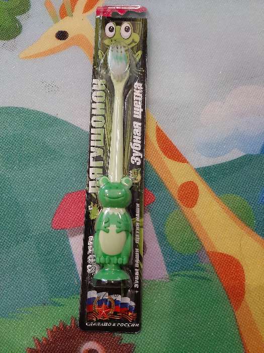 Фотография покупателя товара Зубная щётка мод Детская Лягушонок, двухкомпонентная ручка, щетина мягкая, с присоской - Фото 7