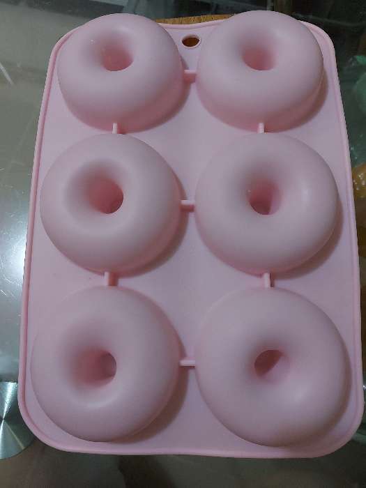 Фотография покупателя товара Форма силиконовая для выпечки Доляна «Пончик», 26×18 см, 6 ячеек, 7×2,8 см, цвет розовый - Фото 19