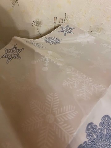 Фотография покупателя товара Набор наклеек новогодних на окна "Снежинки" серебро, 37 х 37 см - Фото 6