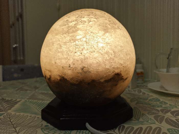 Фотография покупателя товара Соляная лампа "Шар большой", цельный кристалл, 19 см, 6-7 кг - Фото 4