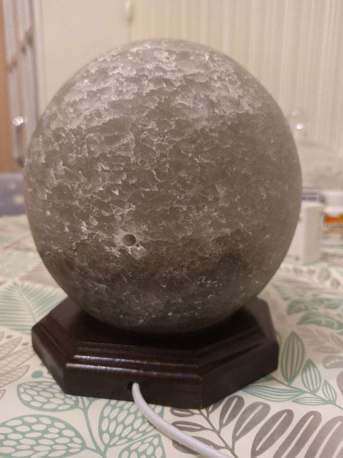 Фотография покупателя товара Соляная лампа "Шар большой", цельный кристалл, 19 см, 6-7 кг - Фото 5