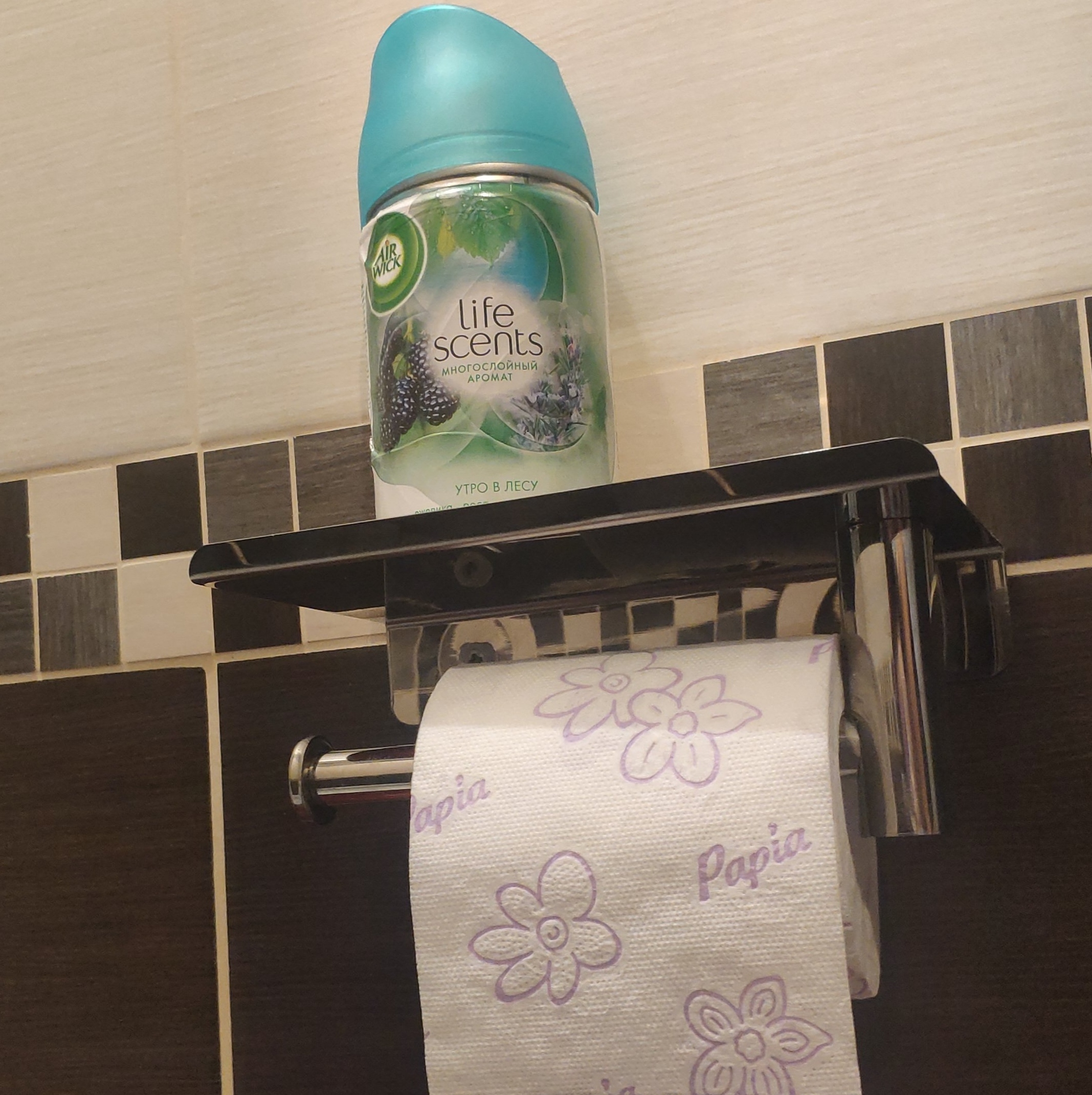 Фотография покупателя товара Держатель для туалетной бумаги с полочкой, 18×10×9 см, хром - Фото 2