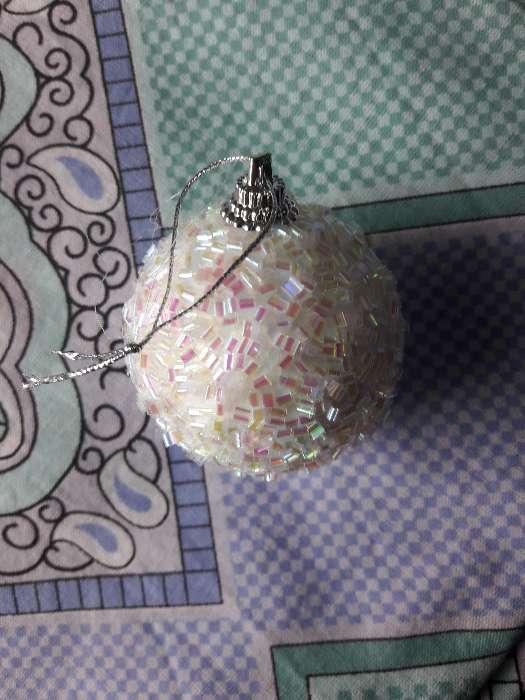 Фотография покупателя товара Ёлочные игрушки «Пушинка - бисер», шары новогодние, d=5.5 см, набор 6 шт., белый - Фото 9