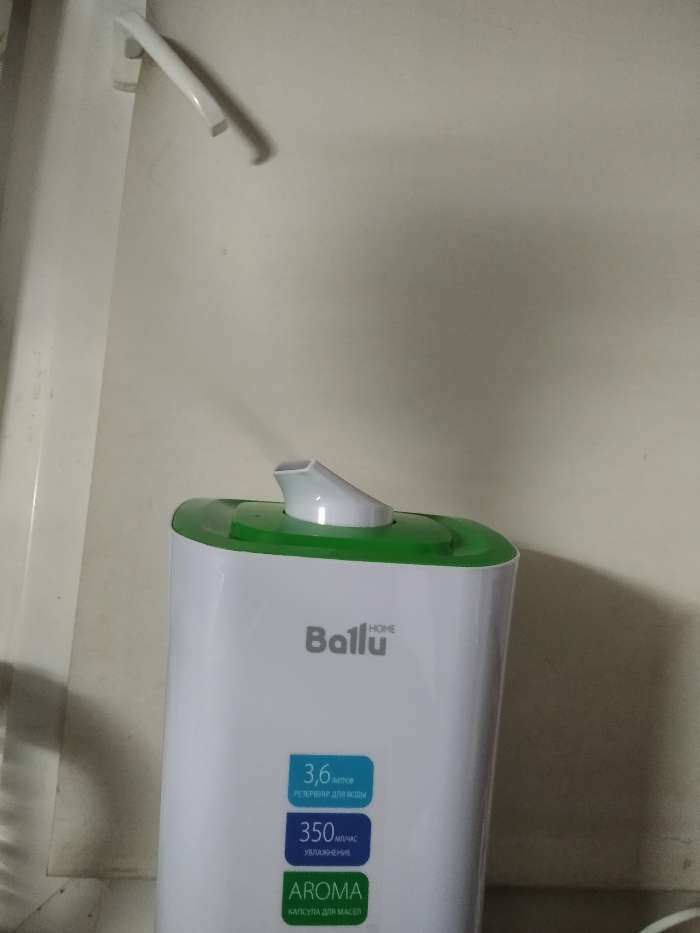 Фотография покупателя товара Увлажнитель воздуха Ballu UHB-205, ультразвуковой, 23 Вт, 3.6 л, до 40 м2, бело-зелёный - Фото 1