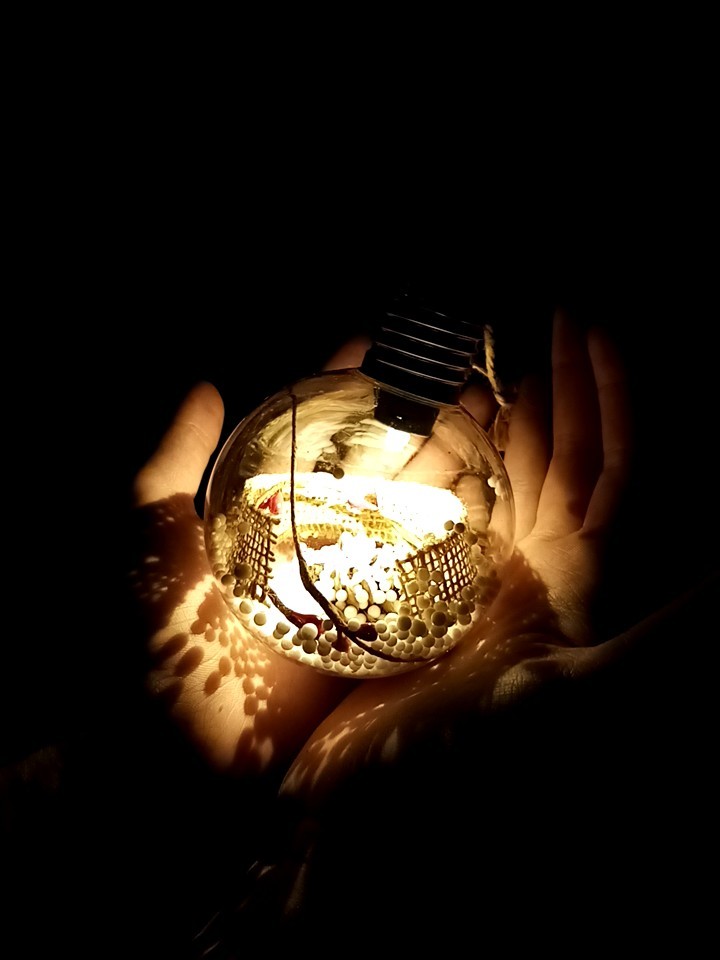 Фотография покупателя товара Ёлочный шар «Новый год», батарейки, 1 LED, свечение тёплое белое - Фото 6