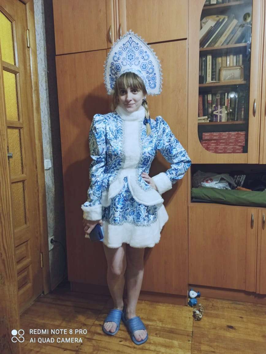 Фотография покупателя товара Карнавальный костюм «Снегурочка», голубые узоры, размер 46, рост 170 см - Фото 2