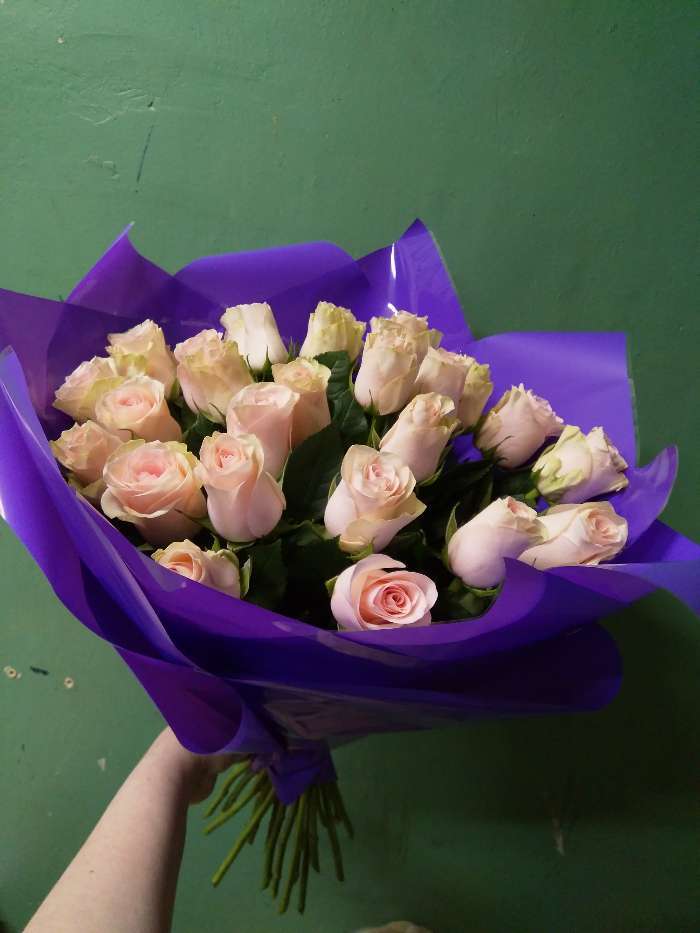 Фотография покупателя товара Пленка для цветов и подарков тонированный лак фиолетовый 0.7 х 8.2 м, 40 мкм - Фото 2
