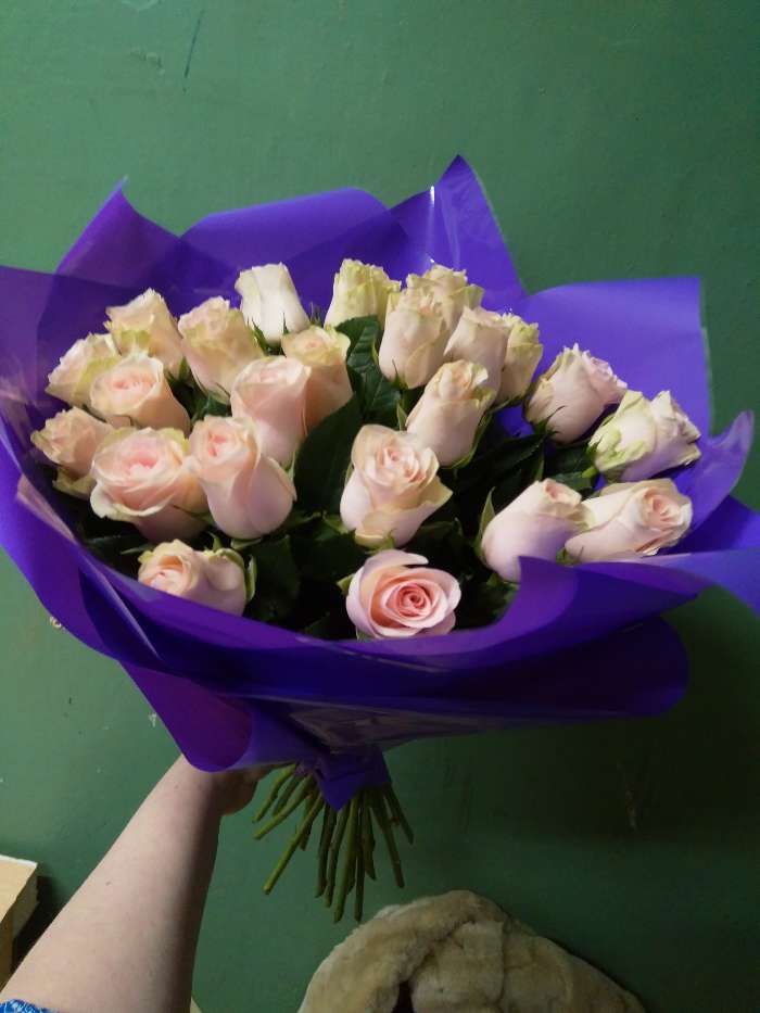 Фотография покупателя товара Пленка для цветов и подарков тонированный лак лавандовый 0.7 х 8.2 м, 40 мкм - Фото 4