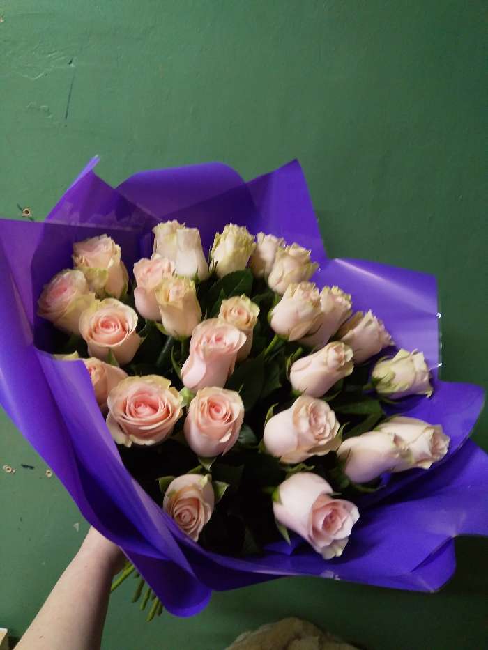 Фотография покупателя товара Пленка для цветов и подарков тонированный лак лавандовый 0.7 х 8.2 м, 40 мкм - Фото 5