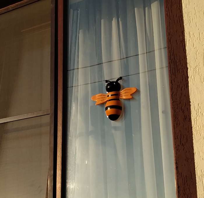 Фотография покупателя товара Пластиковый термометр оконный "Пчела" в пакете - Фото 2