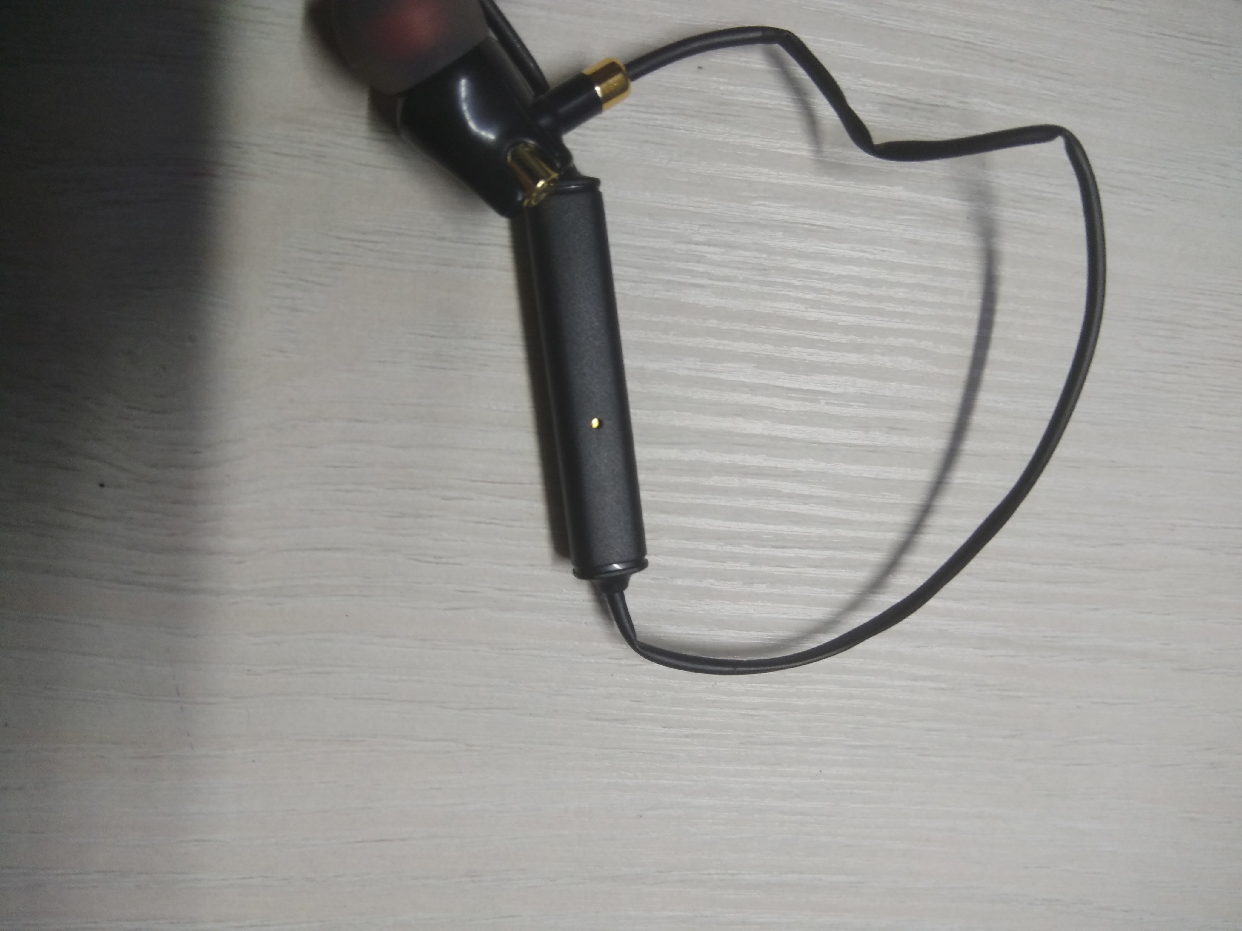 Фотография покупателя товара Наушники LuazON RX-14, вакуумные, микрофон, цвет черно-золотой