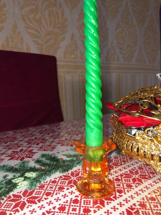 Фотография покупателя товара Набор свечей витых, 2,2х 25  см, лакированная 2 штуки, зелёный, подвес