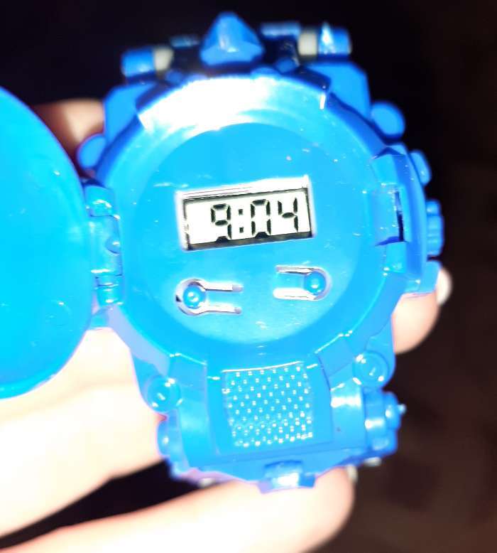 Фотография покупателя товара Робот «Часы», трансформируется, с индикацией времени, цвет жёлтый - Фото 2