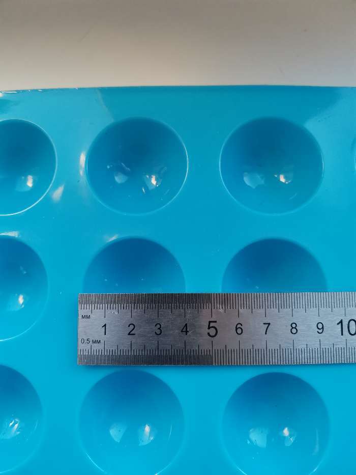 Фотография покупателя товара Форма для выпечки Доляна «Полусферы», силикон, 29×17 см, 15 ячеек (d=4 см), цвет МИКС - Фото 32